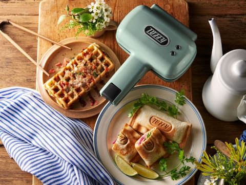 人気のハーフホットサンドメーカーにワッフルやたい焼きも作れる新