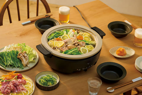 象印から3～4人用グリル鍋。たこ焼きプレートや直火対応鍋がセット