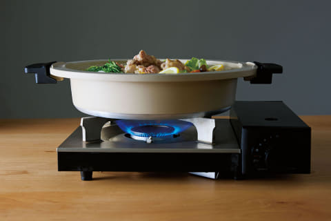 象印から3～4人用グリル鍋。たこ焼きプレートや直火対応鍋がセット