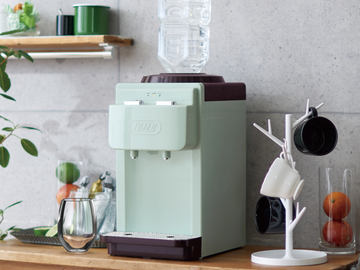 木のスタンドが部屋になじむ、amadanaの新ウォーターサーバー - 家電 Watch