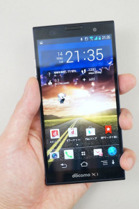 ARROWS NX F-06E」フォトレビュー] フルスペックの5.2インチ