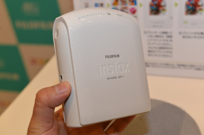 富士フイルム、スマホとWi-Fi接続で印刷「スマホ de チェキ