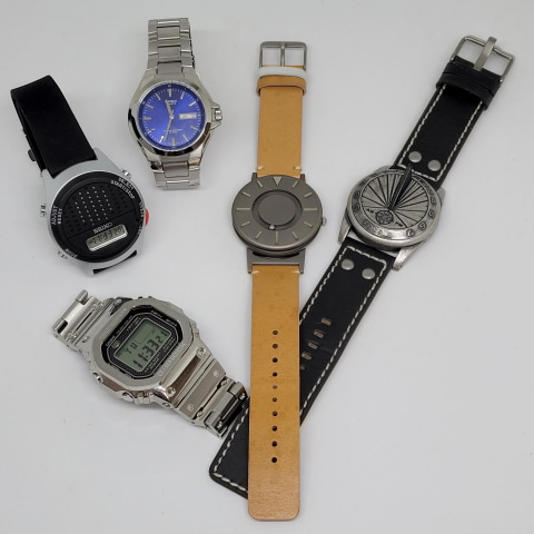 久し振りに懐かしいバイナリーウォッチを買った！ - ケータイ Watch