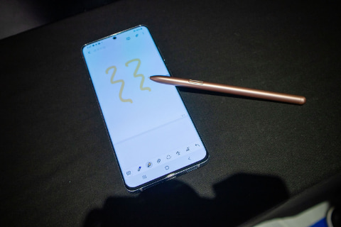 Galaxy S21 Ultra」がドコモ直販サイトで売り切れ、入荷未定も予約受付