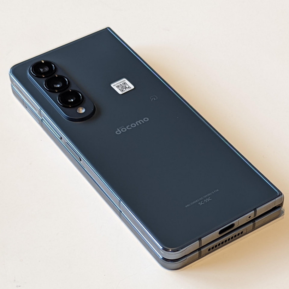 Galaxy Z Fold4」のケースを迷って3つも買ってしまった - ケータイ Watch