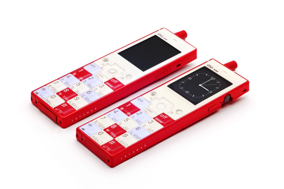 初代INFOBAR」を再現したApple Watchケース、5月17日に数量限定発売