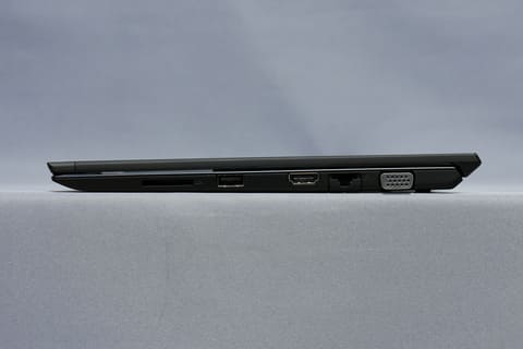 Hothotレビュー】第8世代Core i搭載で“ブラック”にこだわった13.3型