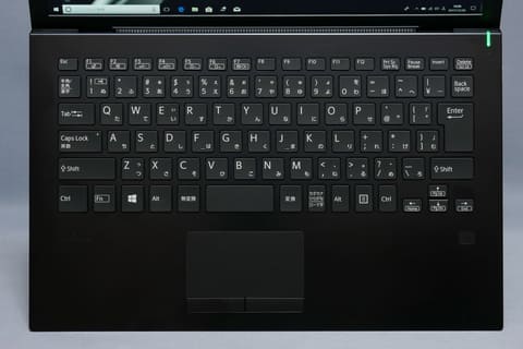Hothotレビュー】第8世代Core i搭載で“ブラック”にこだわった13.3型