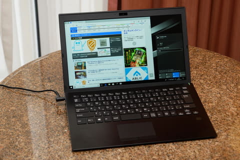 Hothotレビュー】第8世代Core i搭載で“ブラック”にこだわった13.3型