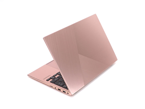 Hothotレビュー】秀逸なデザインとCore i5搭載で10万円切り。14型低