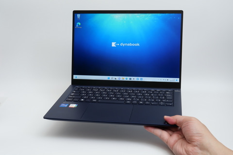 Hothotレビュー】約940gの軽量/高性能14型プレミアムモバイル