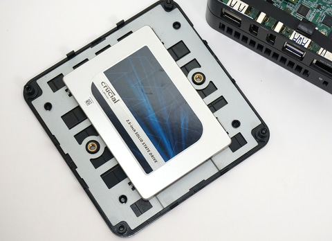 Hothotレビュー】USB PD対応のミニPC、MINISFORUM「UM560」が登場