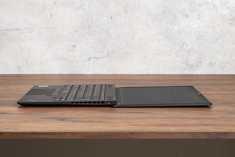 ビジネスパーソンに人気のモバイルノート、レノボ「ThinkPad X1 Nano