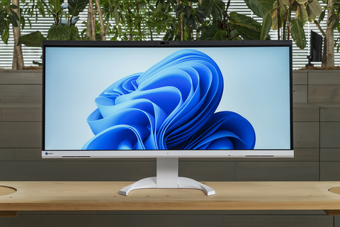 仕事でデュアルモニターはもうやめだ。最強はウルトラワイドモニター