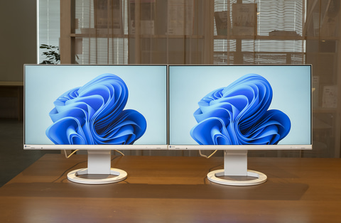 仕事でデュアルモニターはもうやめだ。最強はウルトラワイドモニター