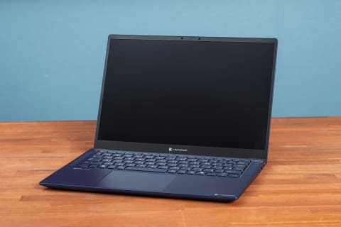 このスペックで約899g！「dynabook RJ74/MY」は最上位モバイルノートを