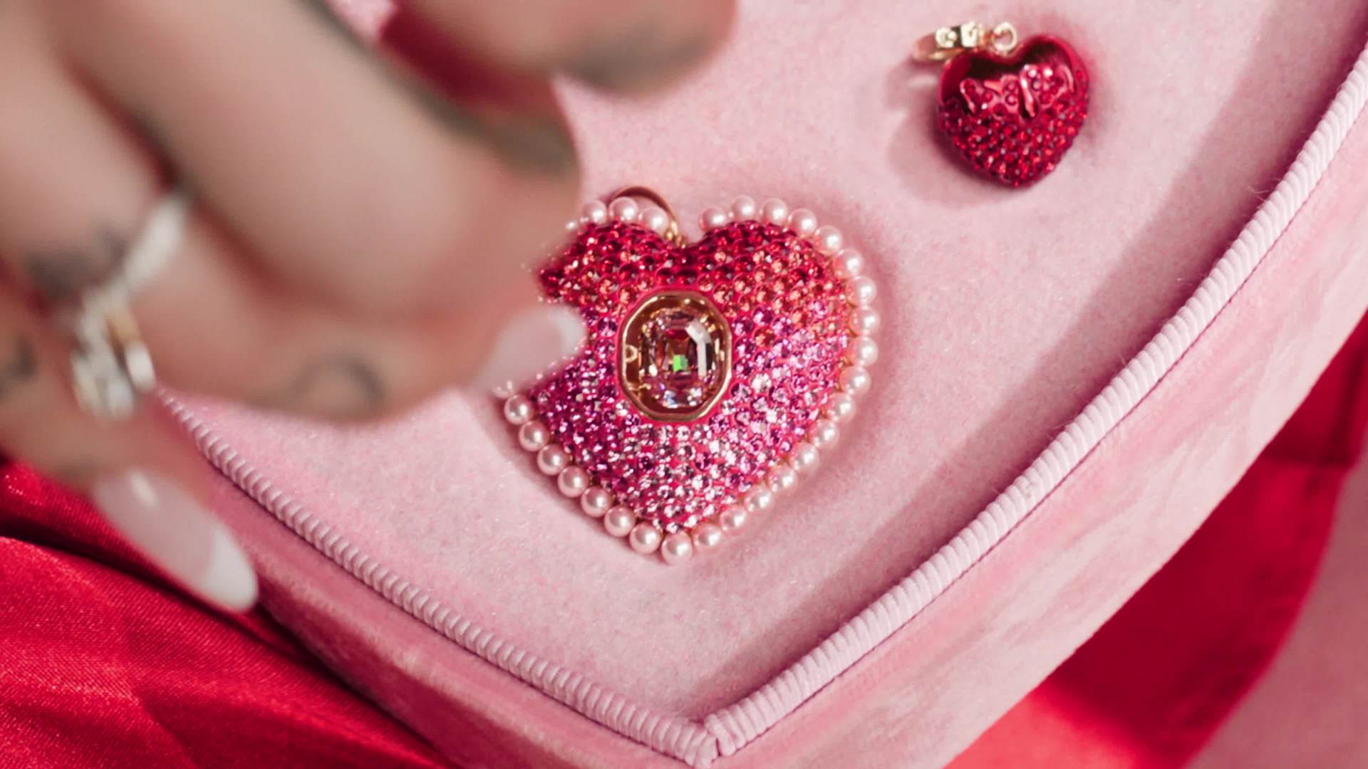 Swarovski Official | Jewelry, Watches and Crystal Decorations