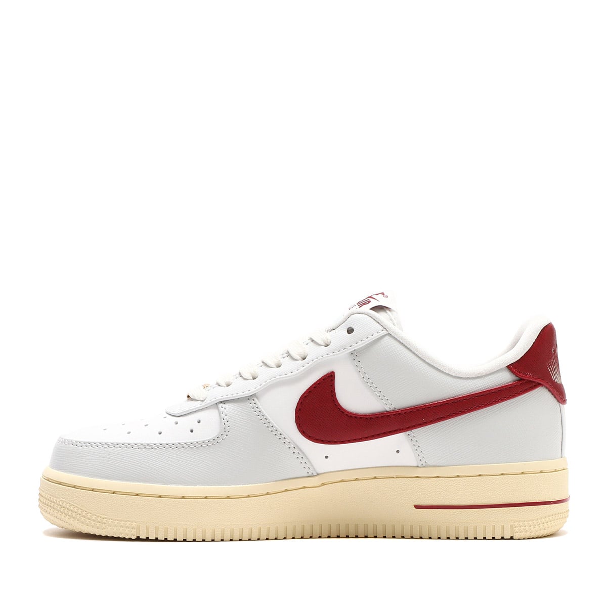 NIKE WMNS AIR FORCE 1 '07 SE PHOTON DUST/TEAM RED-SUMMIT WHITE