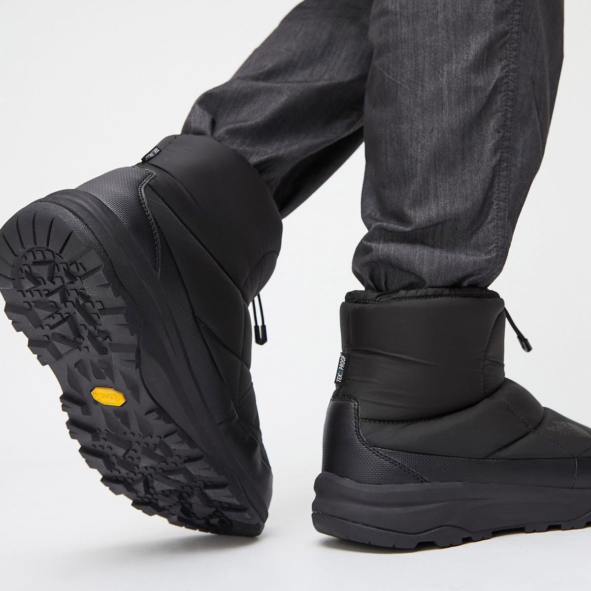 THE NORTH FACE NUPTSE BOOTIE WP VII SHORT TNFブラック×TNFブラック