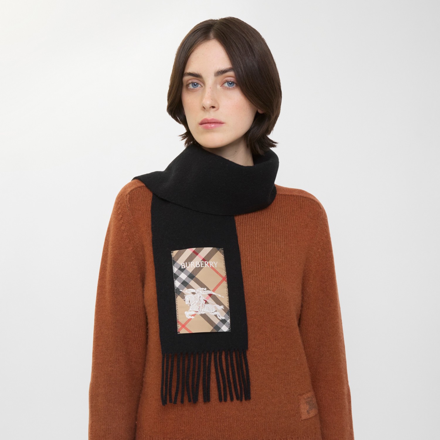 チェックラベル カシミアスカーフ (ブラック／サンドベージュ