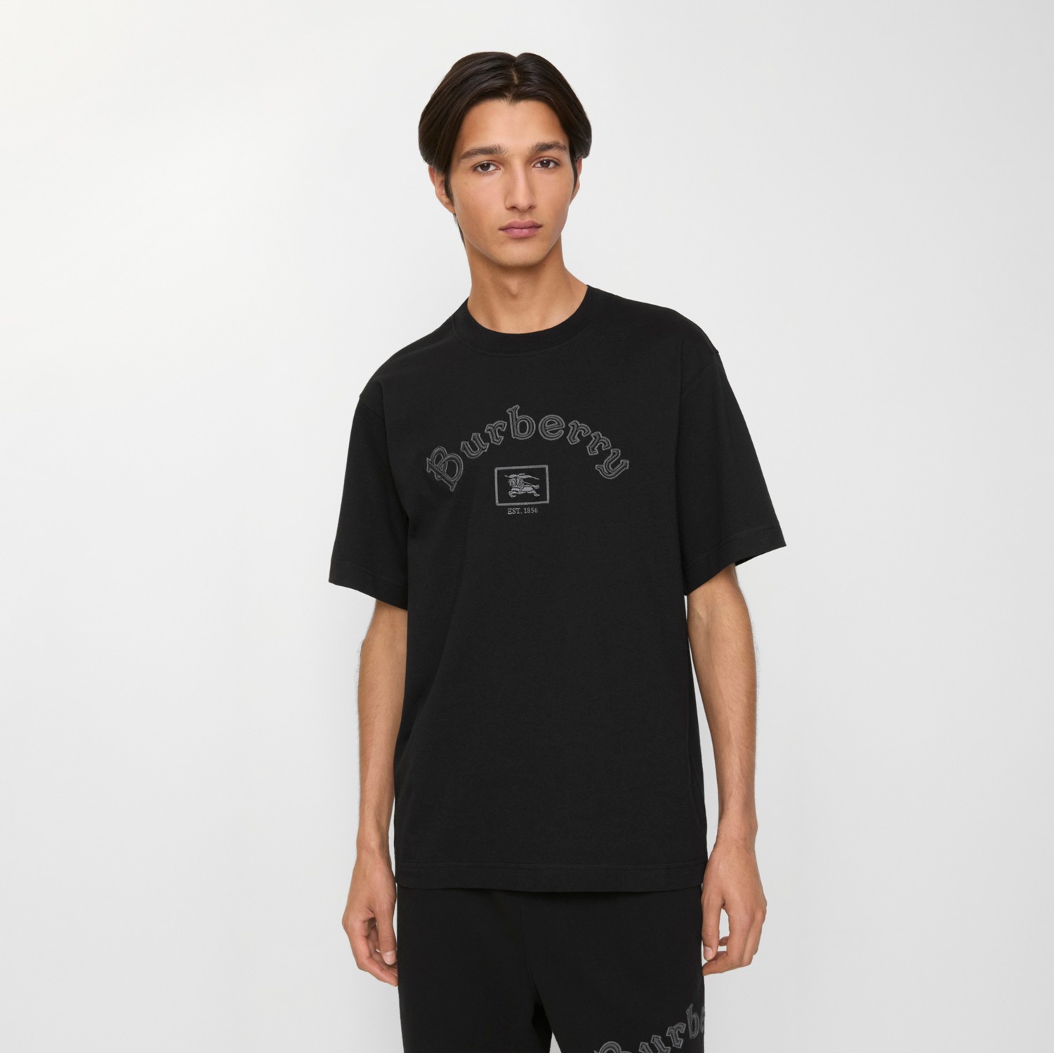 ゴシックロゴ コットンTシャツ (ブラック) - メンズ | Burberry®公式サイト