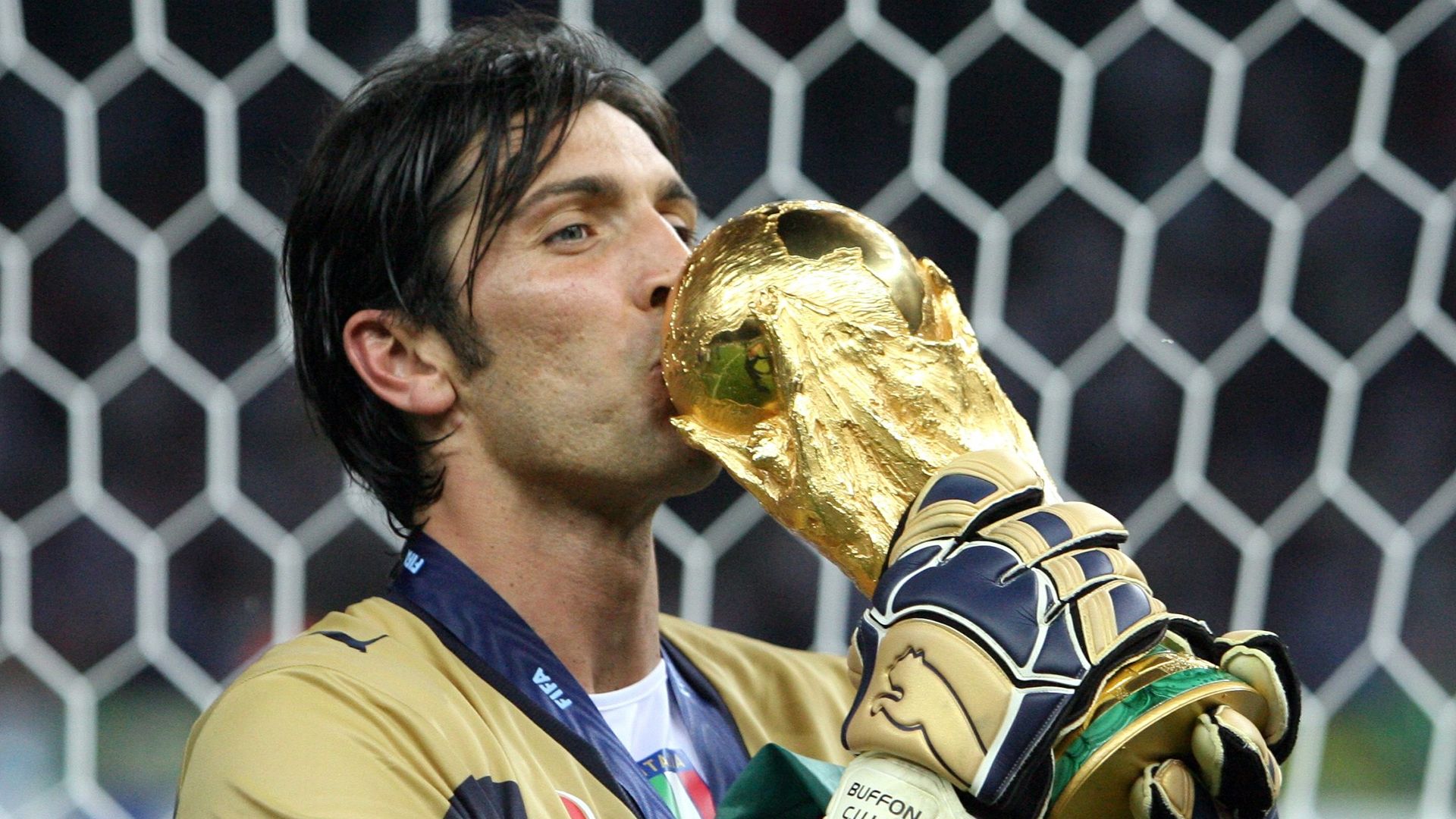 ブッフォンが現役引退を発表。45歳で28年のプロキャリアに終止符