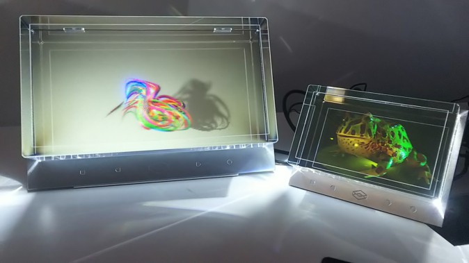 エンタープライズ向け裸眼立体視ディスプレイ「Looking Glass Pro