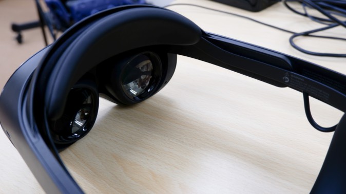 これはVRデバイスではない——22万円超の新型“XR”ヘッドセット「Meta