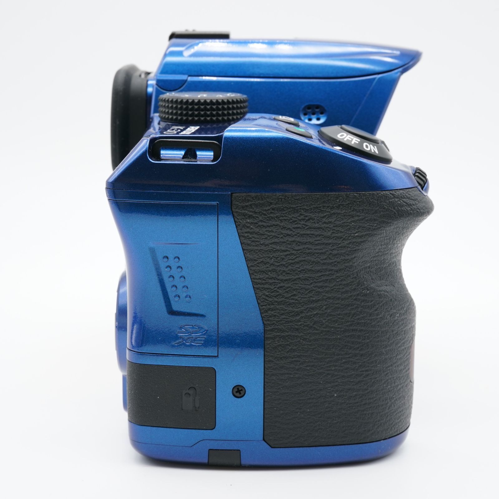 ほぼ新品 ペンタックス PENTAX K-30 クリスタルブルー シャッター回数