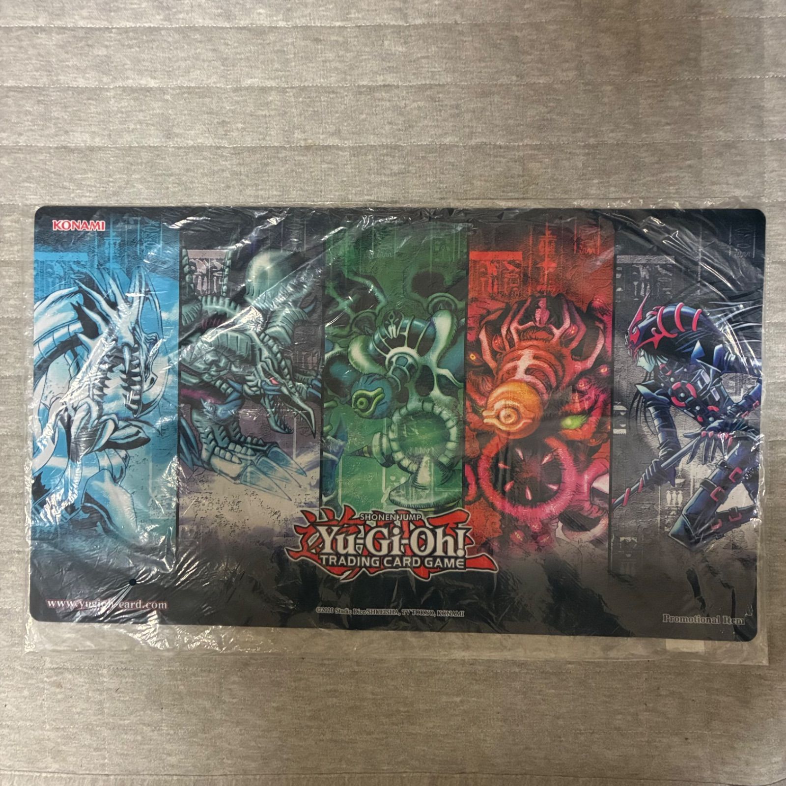 未開封】遊戯王 英語版 25th Anniversary プレイマット - メルカリ