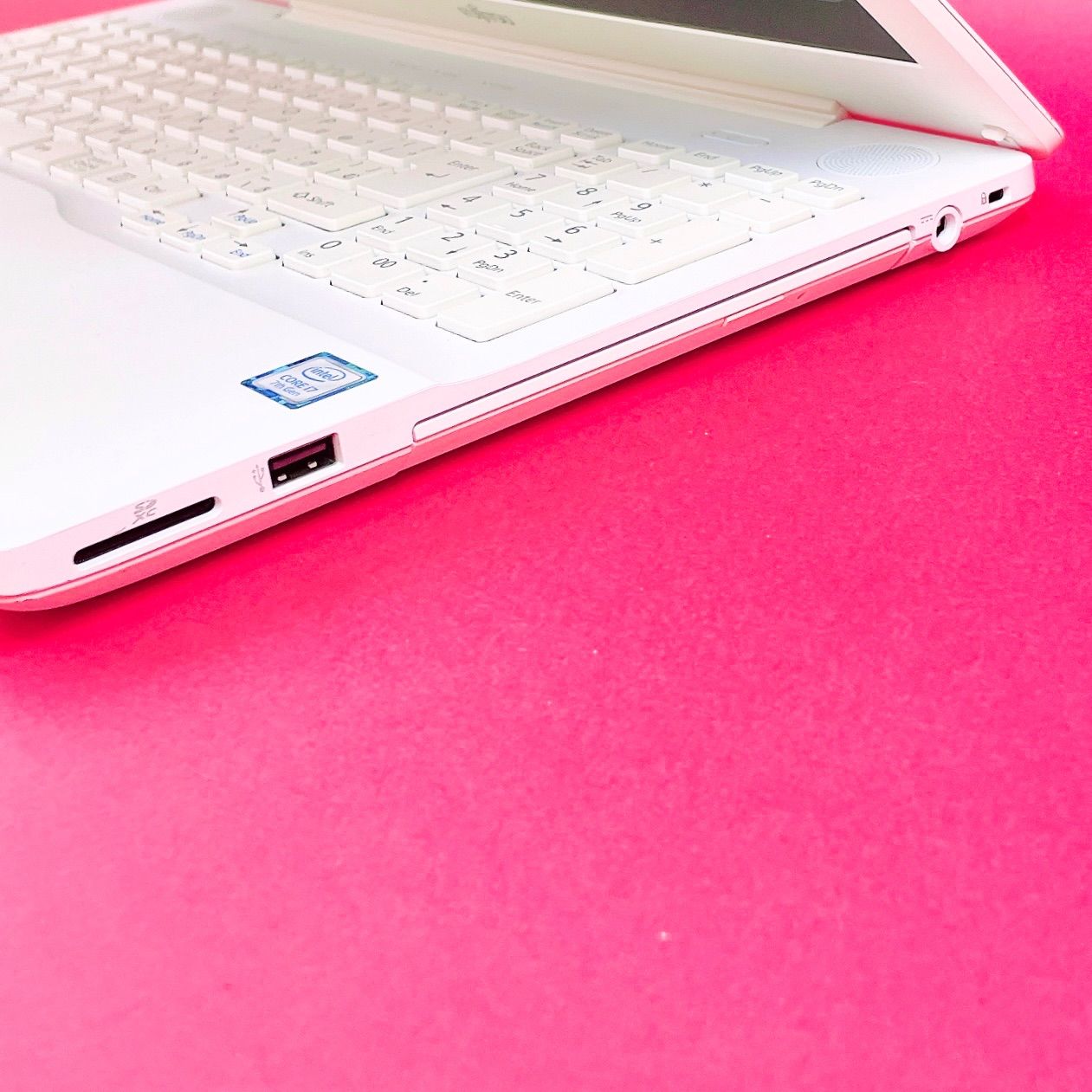 高性能Corei7✨️薄型ノートパソコン✨️動作良好 大容量SSD512GB