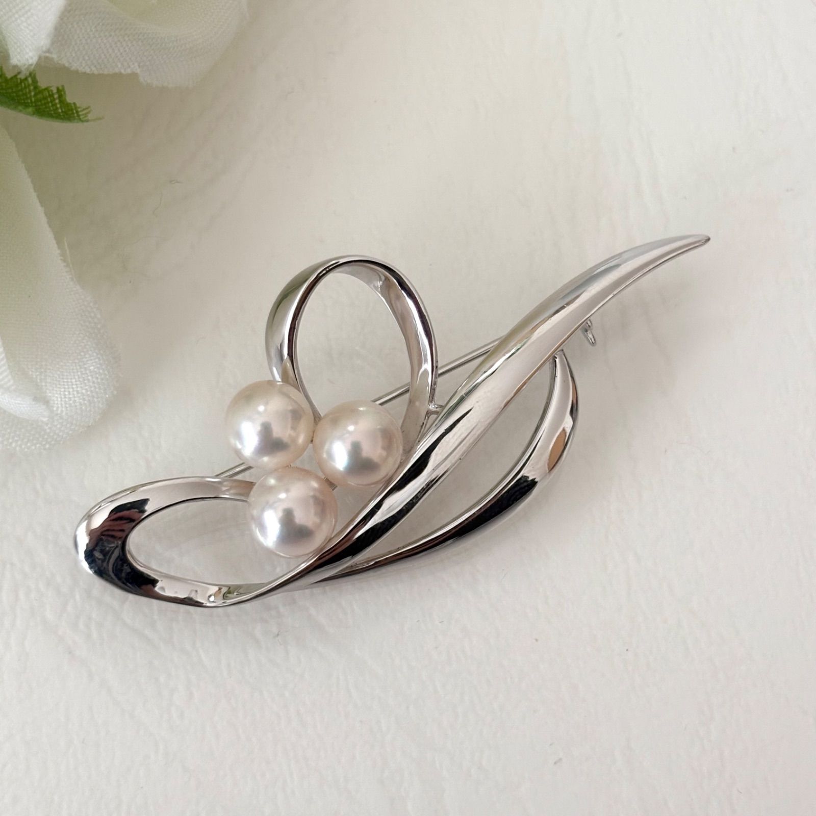 053【ミキモト】シルバー パール ブローチ - メルカリ