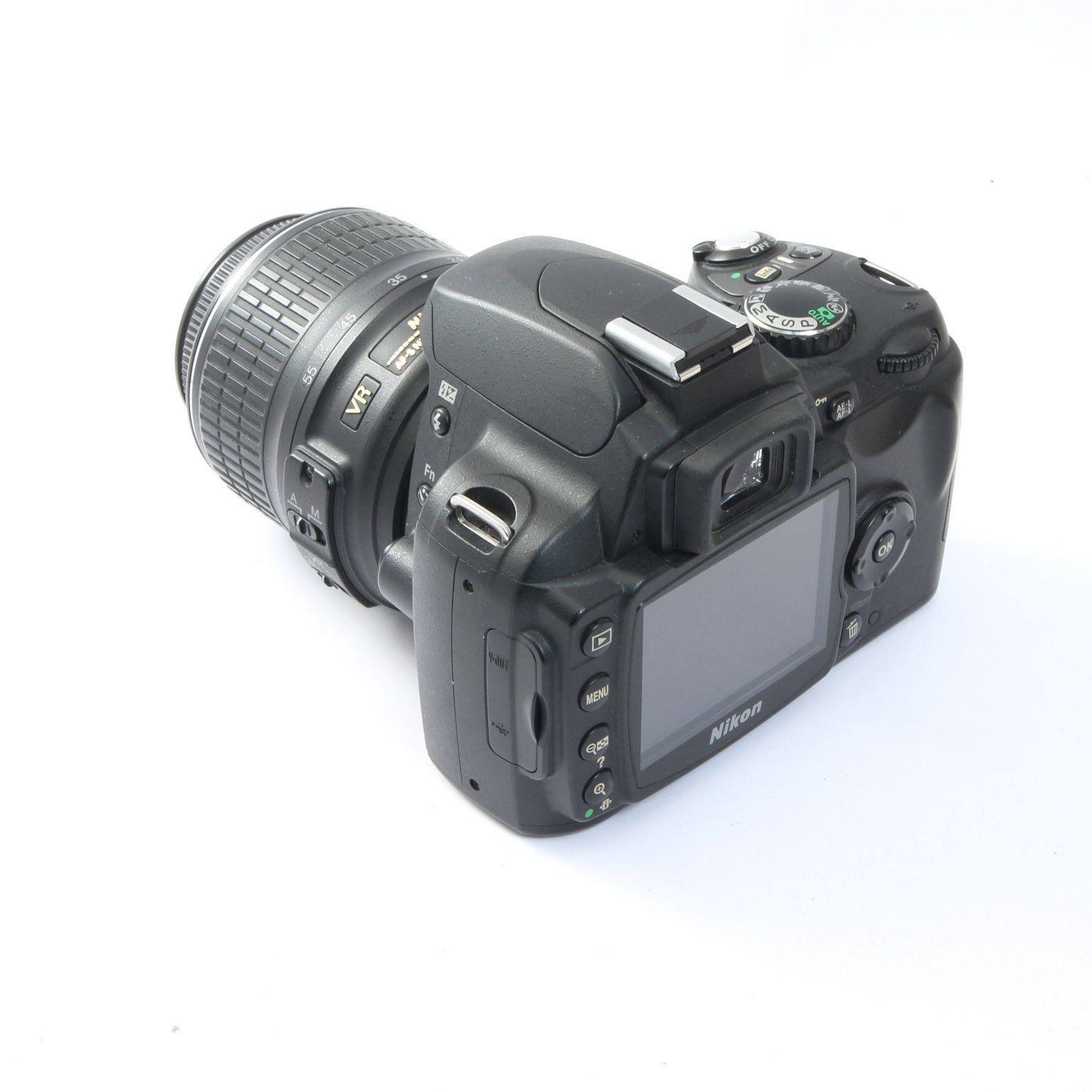 Nikon ニコン D40 + AF-S DX 18-55mm F3.5-5.6 G VR レンズセット