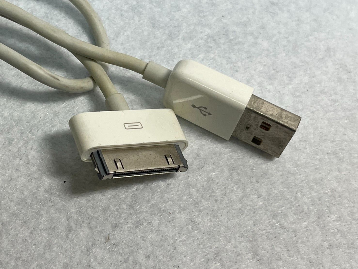 音楽プレイヤー】ジャンク Apple iPod nano 第3世代 8GB シルバー 通電