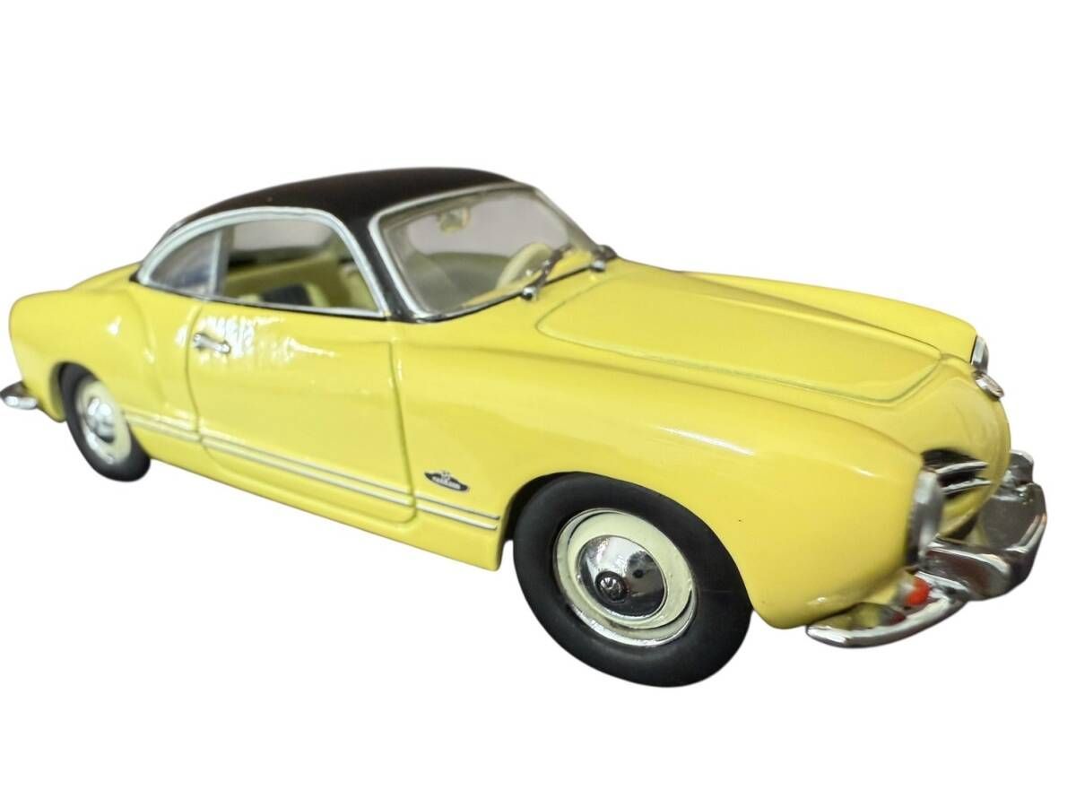 ミニチャンプス フォルクス ワーゲン カルマンギア かプリオレ 1/43