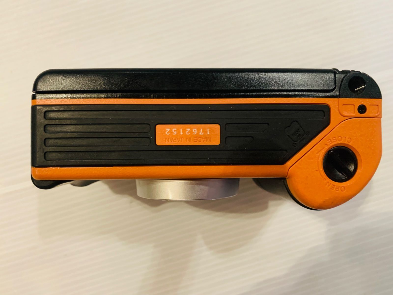 ジャンク】フィルムカメラ Konica 現場監督 LENS 28 WB ECO - メルカリ