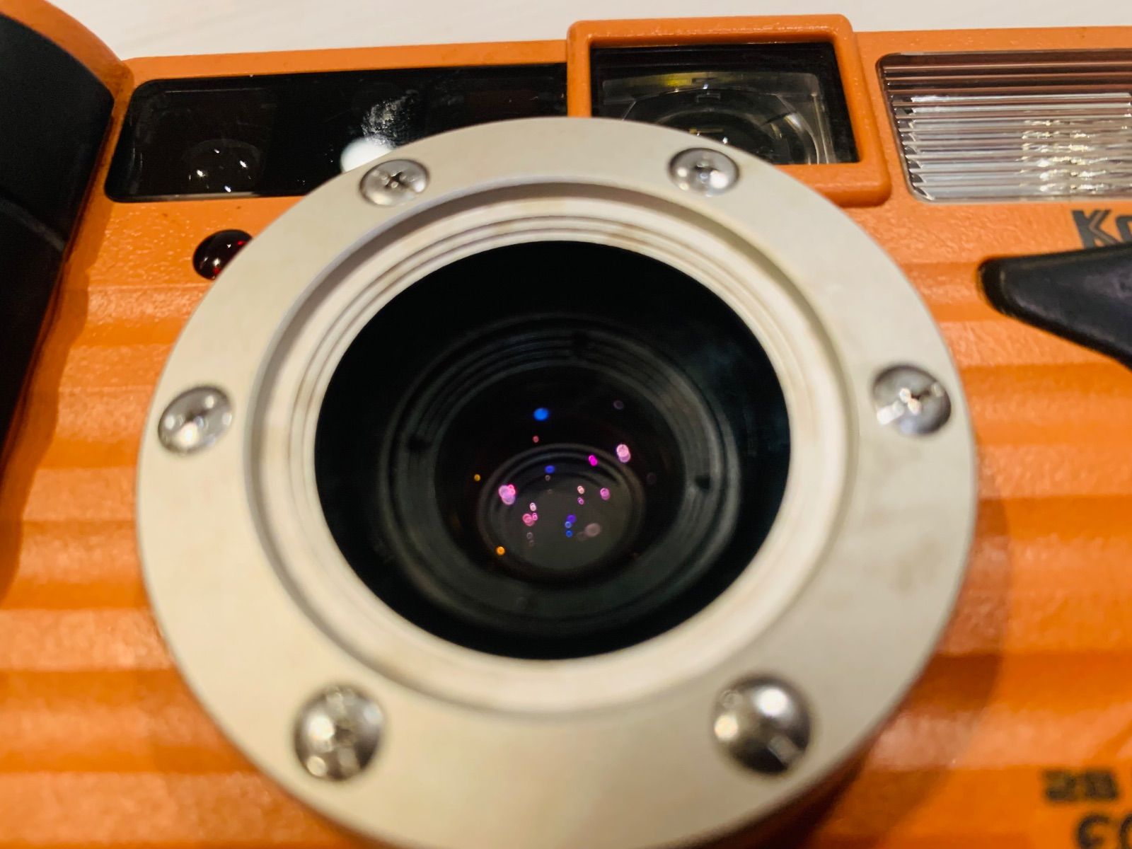 ジャンク】フィルムカメラ Konica 現場監督 LENS 28 WB ECO - メルカリ