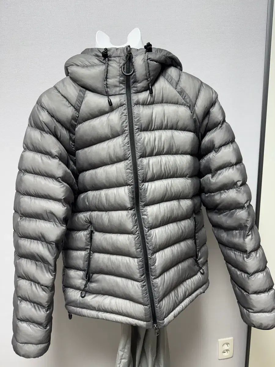 SUARE（スアレ）ライト シアーシェル ダウン L - メルカリ