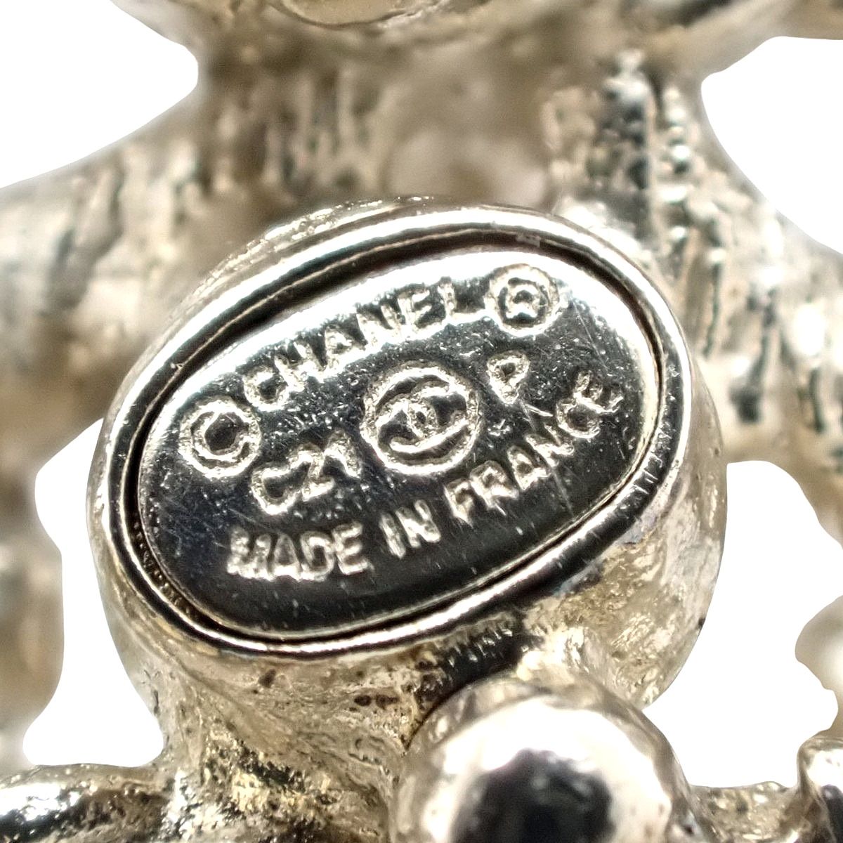 CHANEL(シャネル) ココマーク パール ブローチ メタル(GP) フェイク