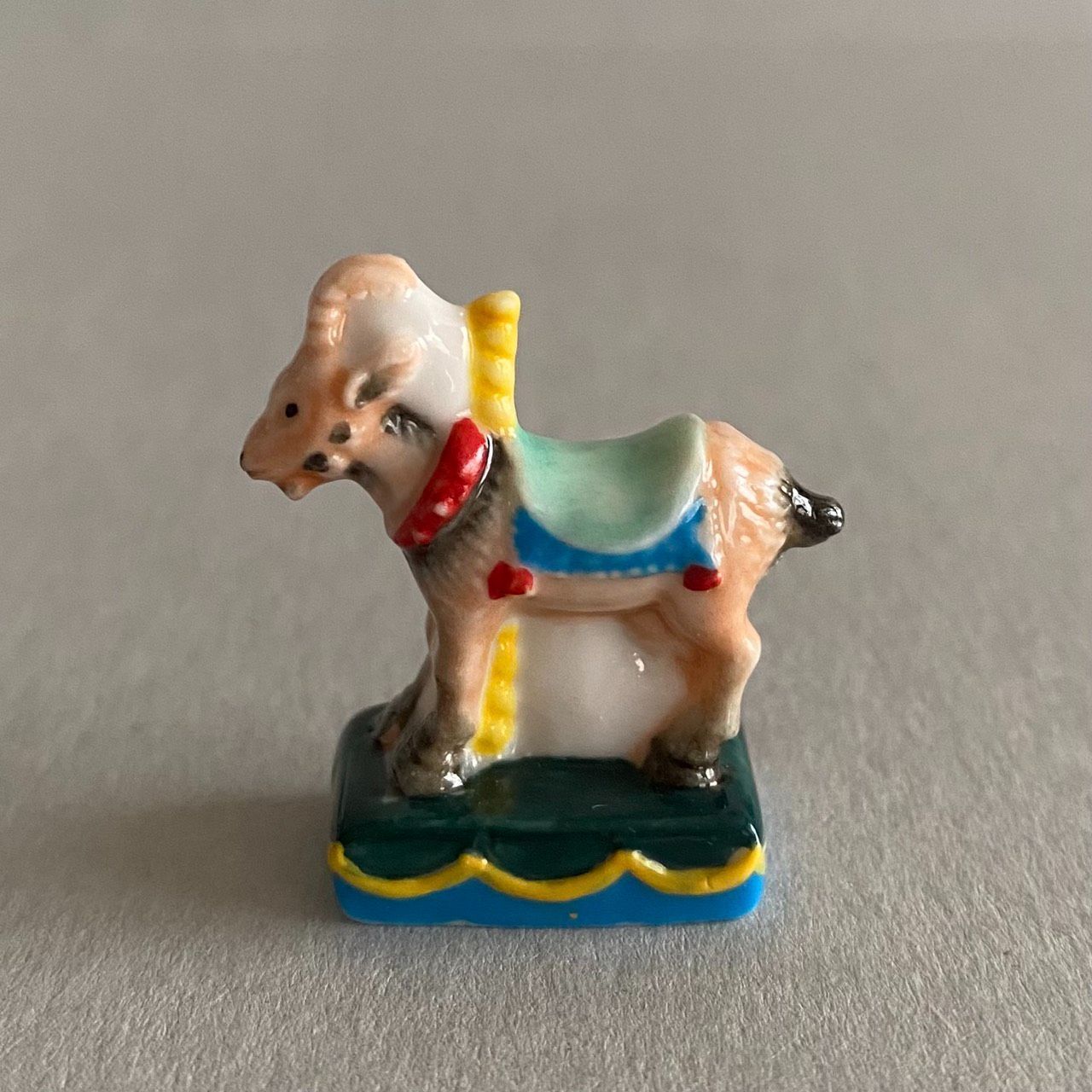 メリーゴーランドのヤギのフェーブ／回転木馬／遊園地／フランス雑貨