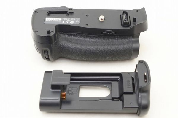 ☆美品☆ Nikon ニコン バッテリーグリップ MB-D17 D500 対応