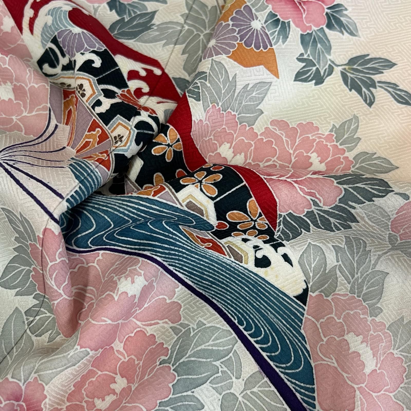 付下げ 友禅 裄67 上品な花柄の染め 紗綾形の地紋 紋無し 正絹 着物 MK