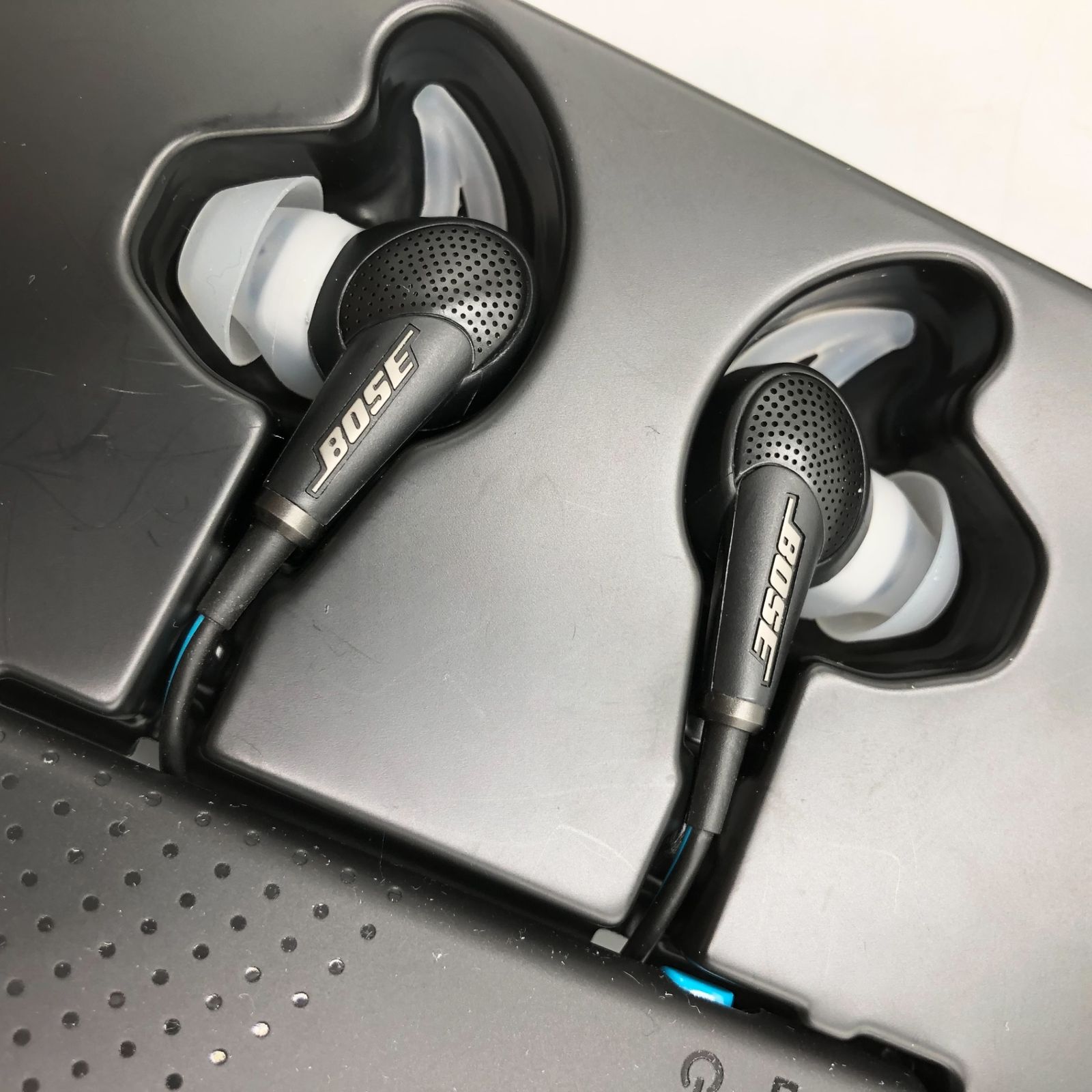 Bose QuietComfort 20 Acoustic Noise Cancelling headphones - Apple