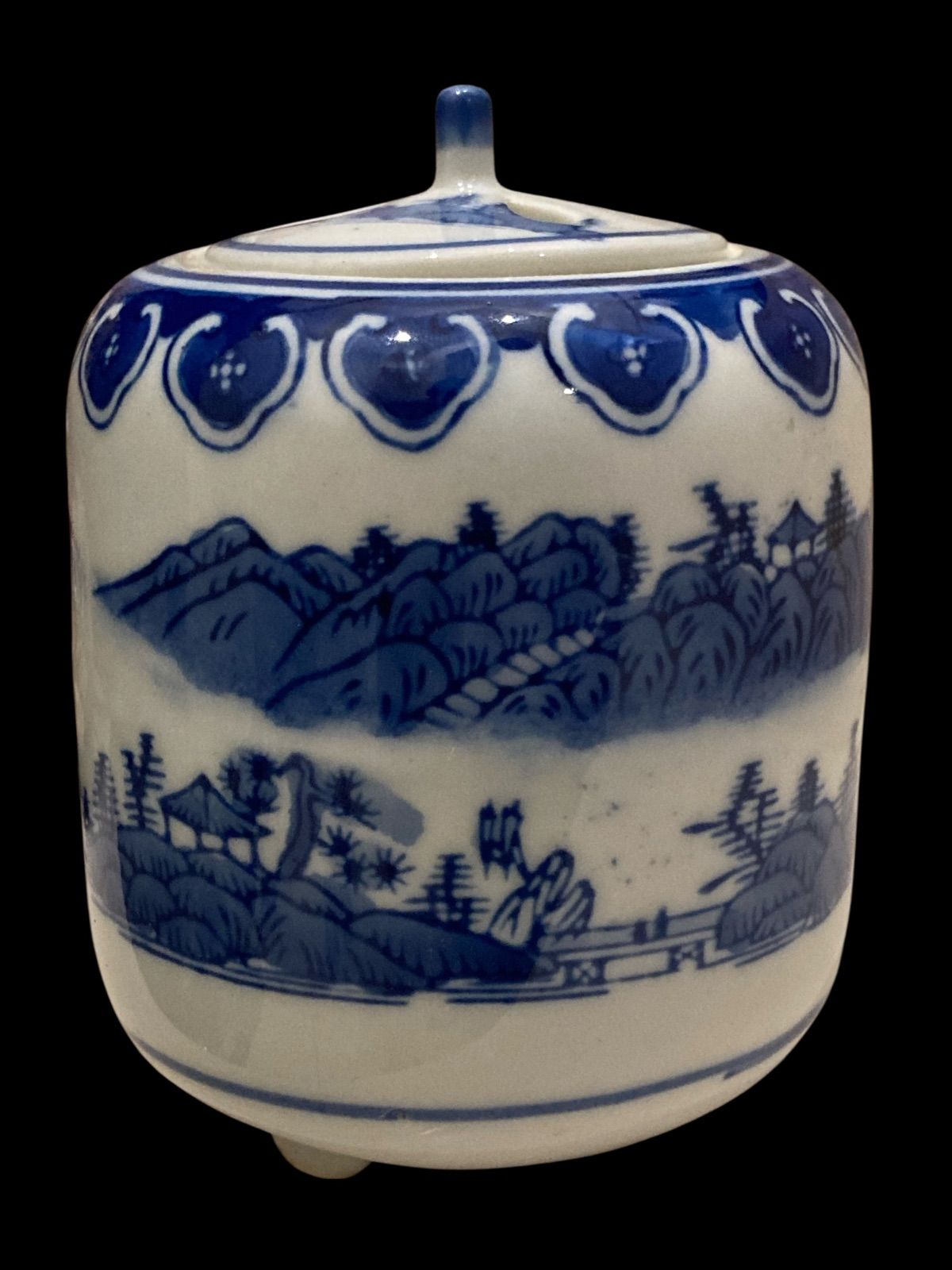 香炉 山水 賢人 4つセット 染付 そめつけ 技法 絵柄 中国風 陶磁器