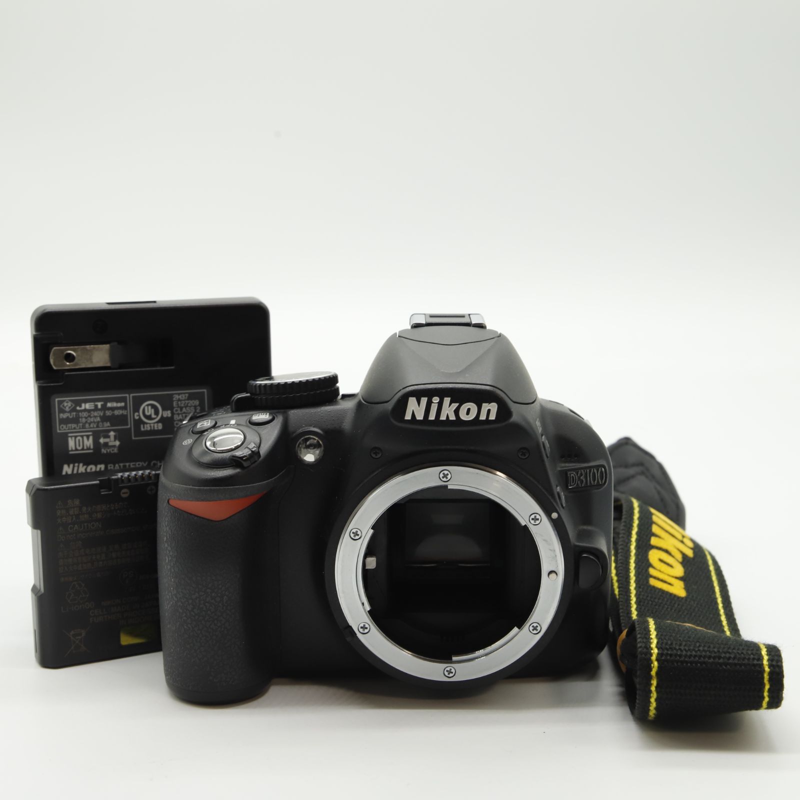 シャッター回数7410回】液晶左側に黄ばみあり□美品□ Nikon Nikon