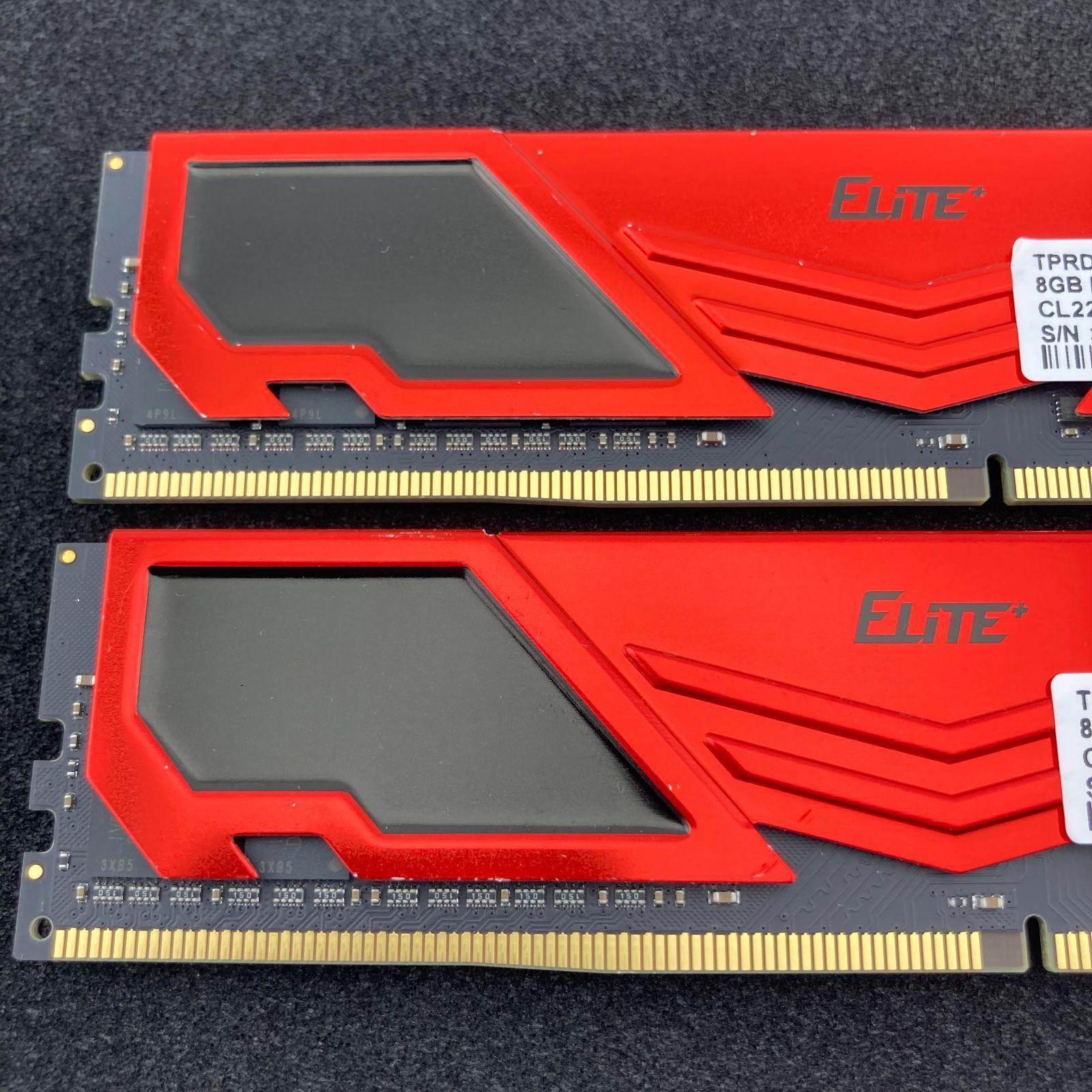 Team メモリ 16GB(8GB ×2） / DDR4-3200 / / TPRD48G3200HC22BK