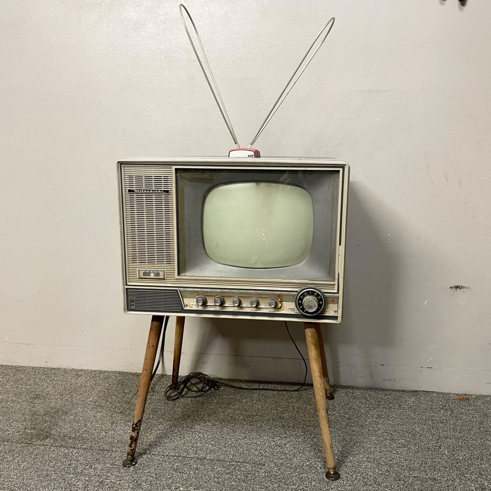 ♭ MITSUBISHI ブラウン管テレビ 脚付き レトロ アンティーク - メルカリ