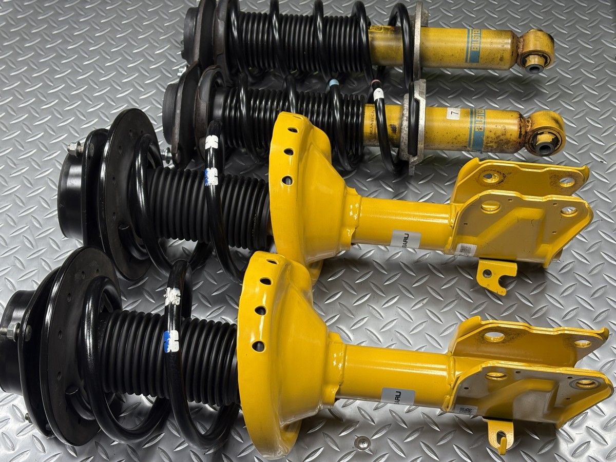 送料無料VM4 スバル レヴォーグ 純正 ビルシュタイン サスキット 品番