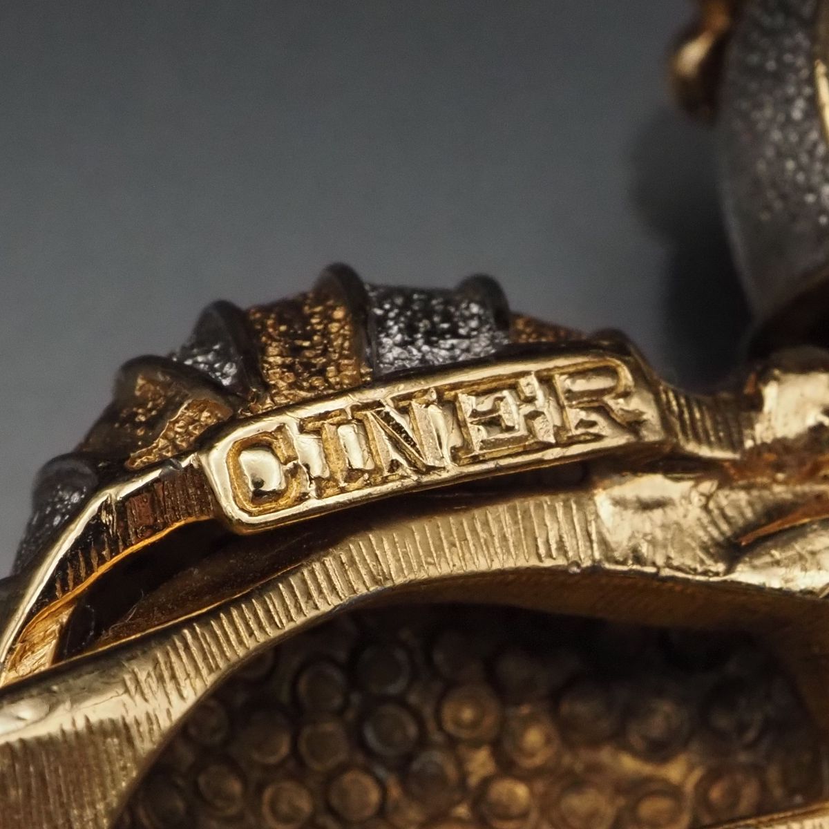 F319 サイナー CINER ブローチ 亀 カメ ラインストーン ゴールド