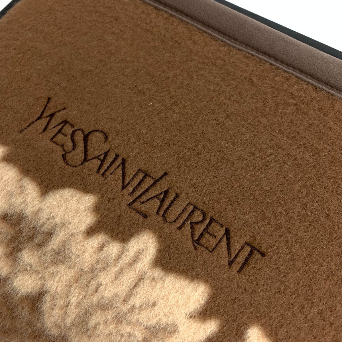 美品 YvesSaintLaurent(YSL) イヴサンローラン YSL ロゴ刺繍 花柄